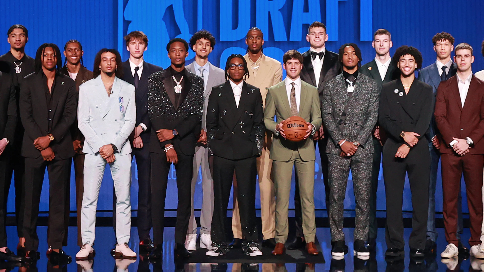 湖人新赛季首发阵容得分预测分析